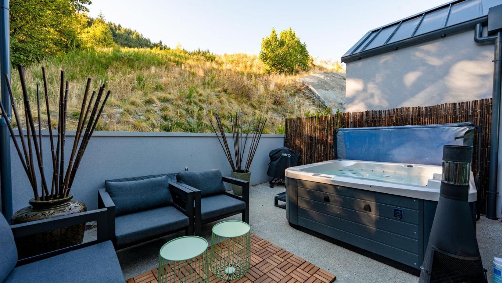 The Tiers- Hot Tub- Ac- Bbq- Free Parking Villa Queenstown Exterior photo